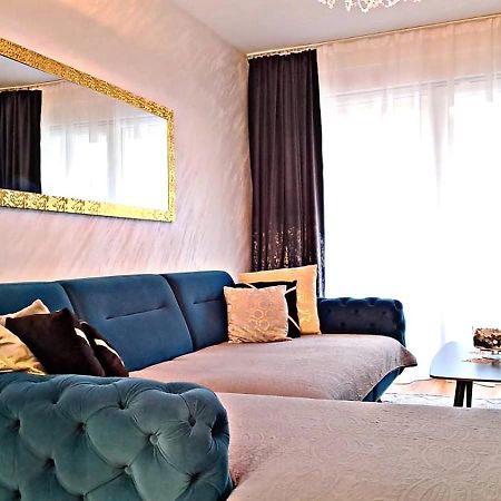 מוסטר Apartment Aria Lux מראה חיצוני תמונה