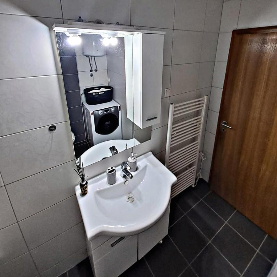 מוסטר Apartment Aria Lux מראה חיצוני תמונה