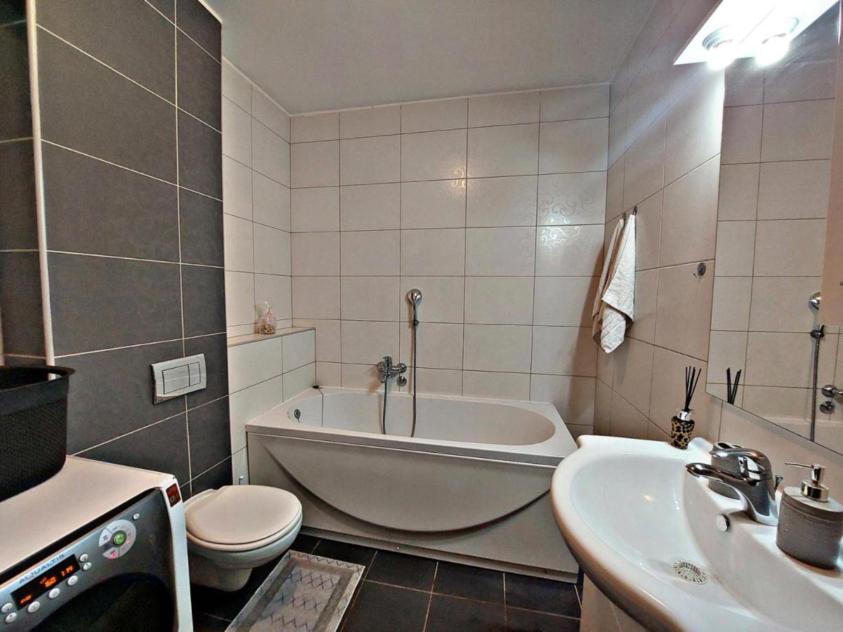 מוסטר Apartment Aria Lux מראה חיצוני תמונה